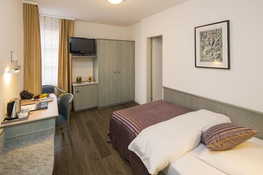 Sommerau-Ticino Swiss Quality Hotel Dietikon Exterior photo