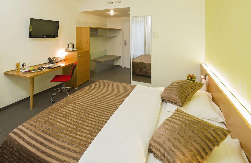 Sommerau-Ticino Swiss Quality Hotel Dietikon Exterior photo