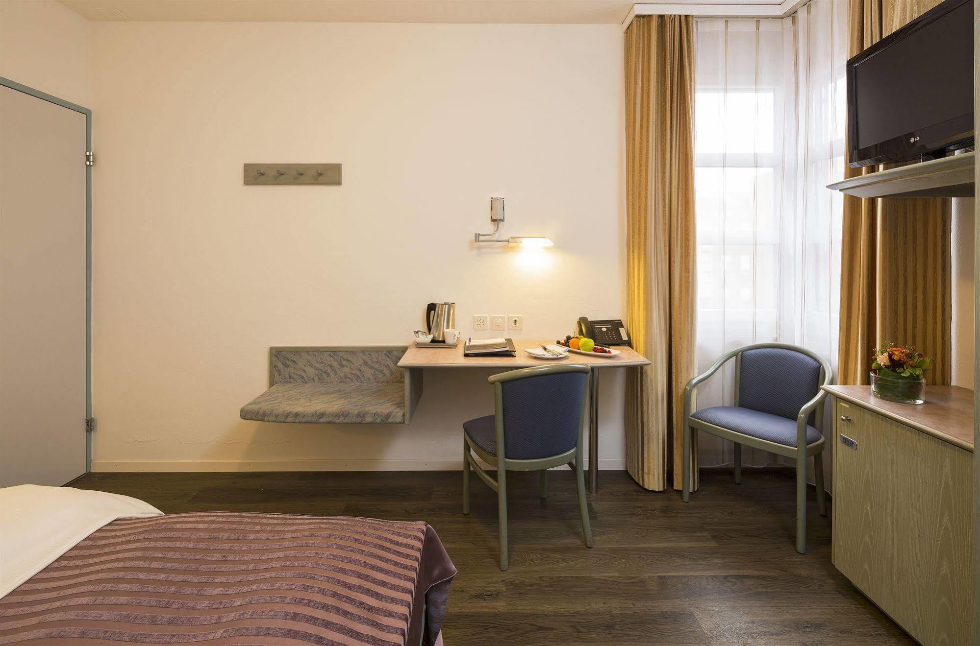 Sommerau-Ticino Swiss Quality Hotel Dietikon Exterior photo