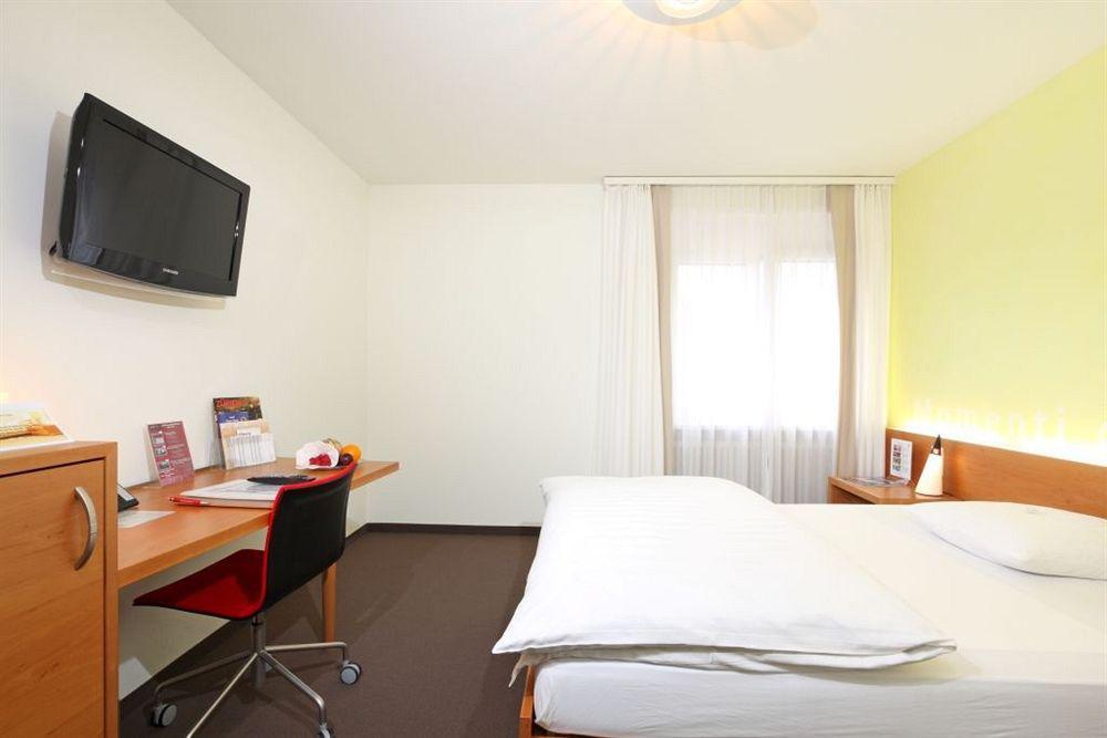 Sommerau-Ticino Swiss Quality Hotel Dietikon Room photo